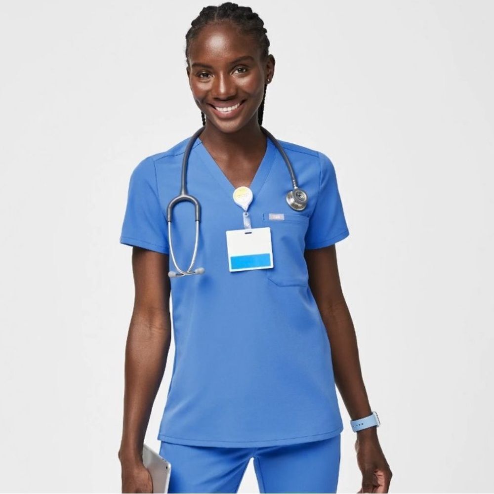 Figs Catarina One-Pocket Scrub Top in Blue Size Medium